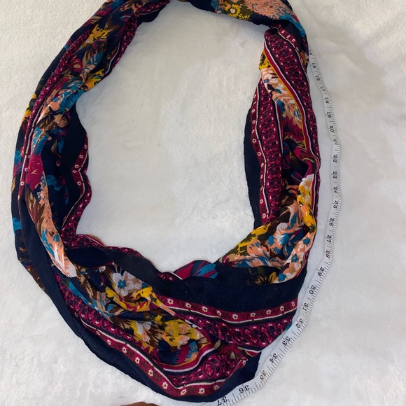 Multicolor Floral Print Infinity Scarf - Picture 4 of 4